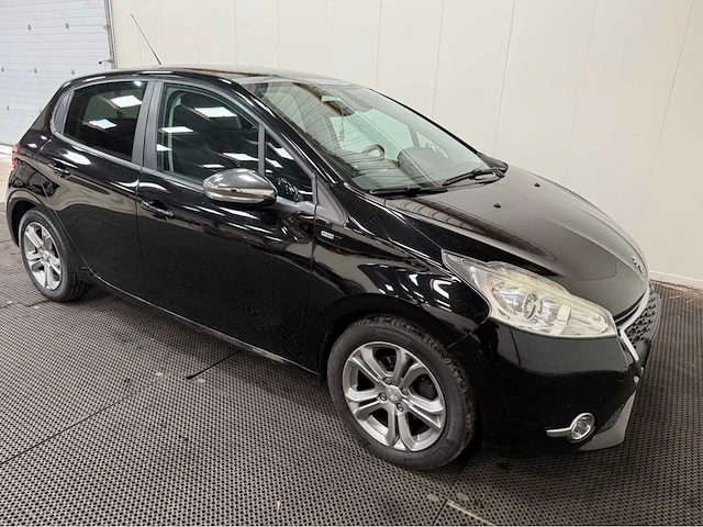 Peugeot - 208 - personenauto - 2015 - afbeelding 22 van  27