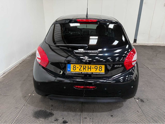 Peugeot - 208 - personenauto - 2015 - afbeelding 25 van  27