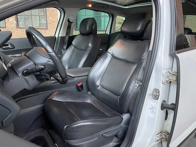 Peugeot - 3008 - 1.6 thp blue lease executive - personenauto - afbeelding 38 van  48