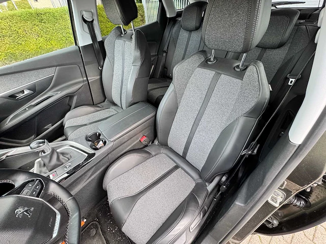Peugeot - 3008 - personenauto - afbeelding 6 van  22