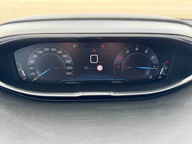 Peugeot - 3008 - personenauto - afbeelding 10 van  22