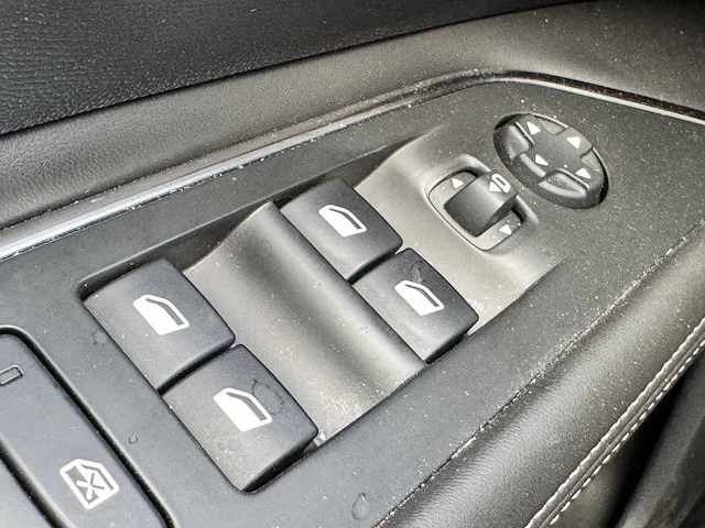 Peugeot - 3008 - personenauto - afbeelding 15 van  22