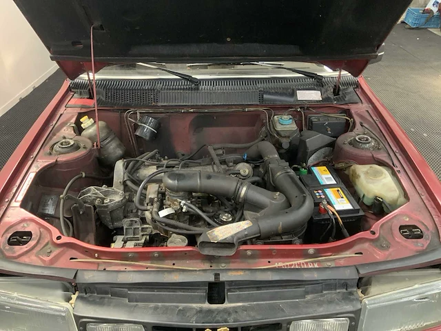 Peugeot - 305 - oldtimer - 1985 - afbeelding 15 van  30