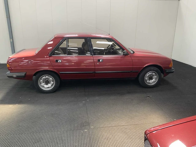 Peugeot - 305 - oldtimer - 1985 - afbeelding 26 van  30