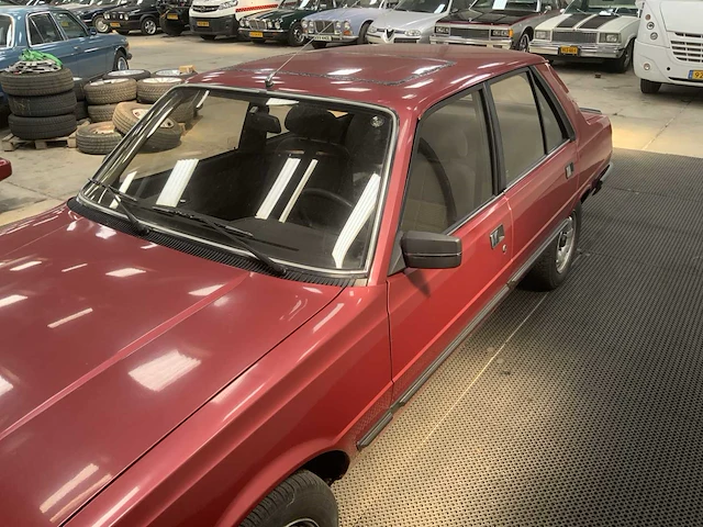 Peugeot - 305 - oldtimer - 1985 - afbeelding 29 van  30