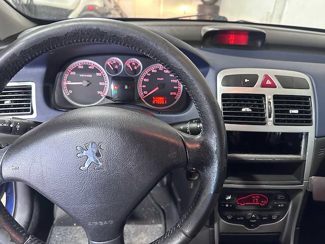 Peugeot - 307 - 1.6-16v xs - 92-np-jr - afbeelding 2 van  20