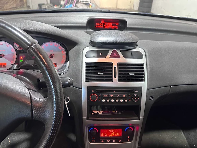 Peugeot - 307 - 1.6-16v xt automaat hf-762-r - afbeelding 5 van  19