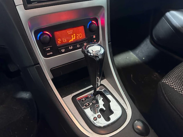 Peugeot - 307 - 1.6-16v xt automaat hf-762-r - afbeelding 6 van  19