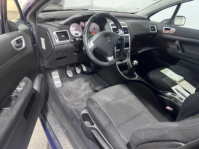 Peugeot - 307 cc - 2.0-16v - 17-nr-br - afbeelding 2 van  22