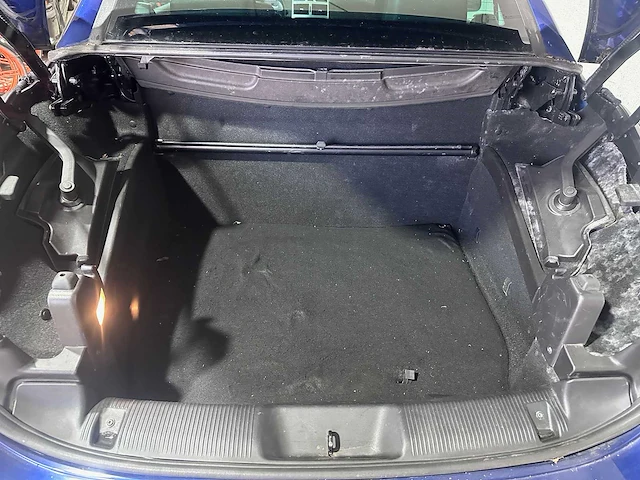 Peugeot - 307 cc - 2.0-16v - 17-nr-br - afbeelding 9 van  22