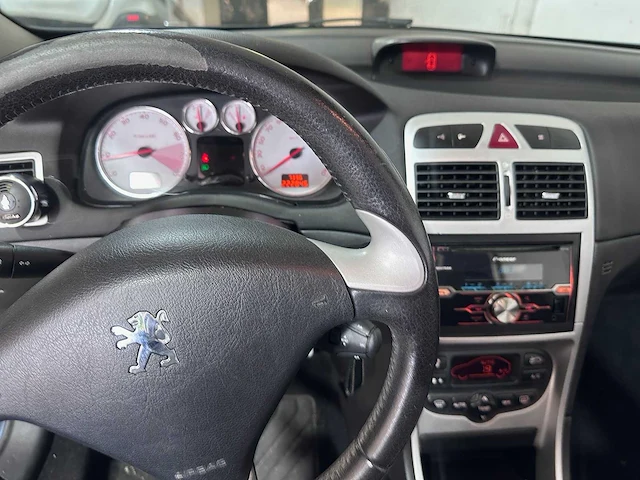 Peugeot - 307 cc - 2.0-16v - jg-270-l - afbeelding 3 van  22