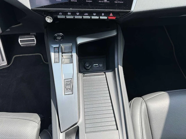 Peugeot - 308 - 1.2 puretech gt - z-895-rh - 2023 - afbeelding 19 van  27