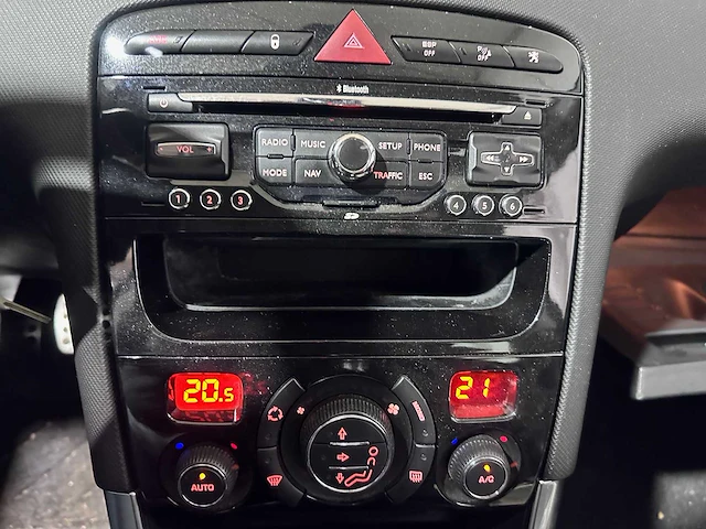 Peugeot - 308 - 1.6 200 thp gti - 72-ntv-5 - afbeelding 5 van  22