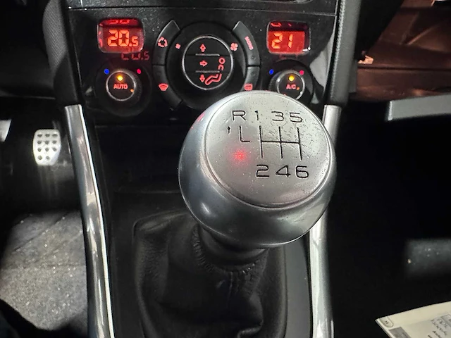 Peugeot - 308 - 1.6 200 thp gti - 72-ntv-5 - afbeelding 6 van  22