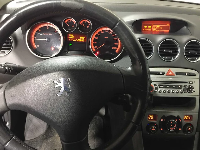 Peugeot - 308 - 1.6 hdif style - 74-jdf-9 - afbeelding 2 van  23