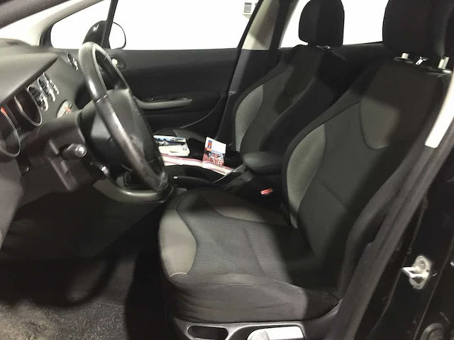 Peugeot - 308 - 1.6 hdif style - 74-jdf-9 - afbeelding 9 van  23