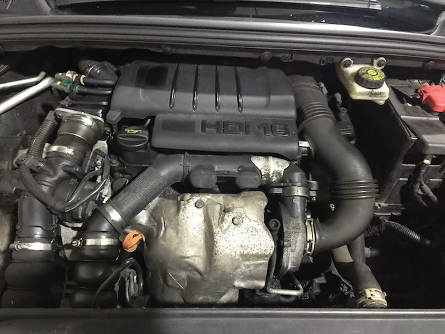 Peugeot - 308 - 1.6 hdif style - 74-jdf-9 - afbeelding 14 van  23