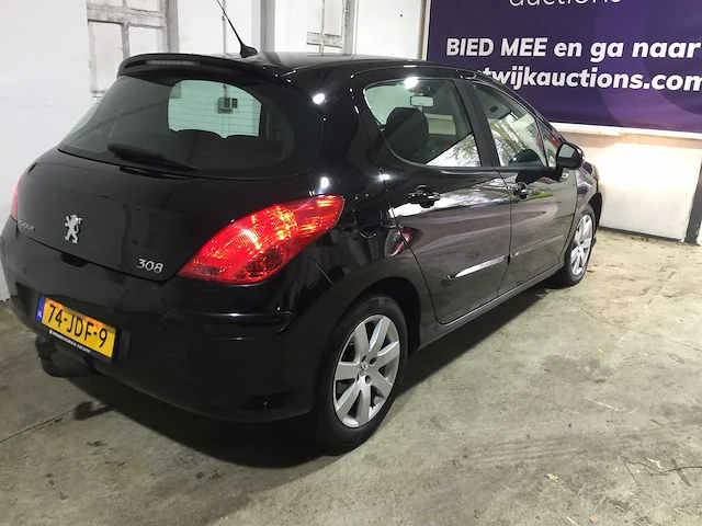 Peugeot - 308 - 1.6 hdif style - 74-jdf-9 - afbeelding 19 van  23