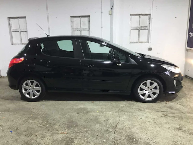 Peugeot - 308 - 1.6 hdif style - 74-jdf-9 - afbeelding 20 van  23