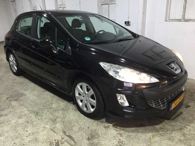 Peugeot - 308 - 1.6 hdif style - 74-jdf-9 - afbeelding 21 van  23