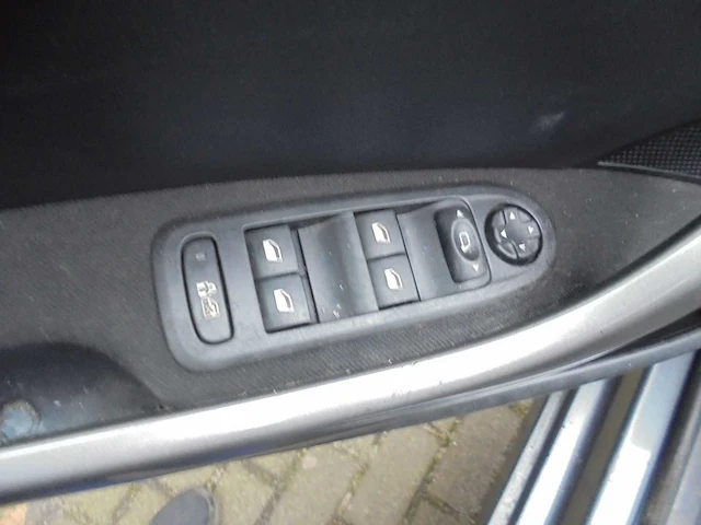 Peugeot - 308 - 1.6 vti xs -38-ghb-4 - afbeelding 9 van  11