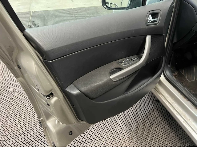 Peugeot - 308 - personenauto - 2008 - afbeelding 6 van  22