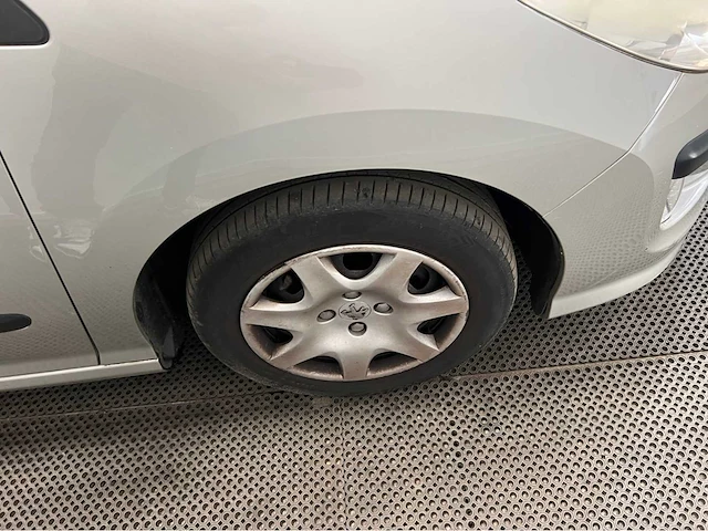 Peugeot - 308 - personenauto - 2008 - afbeelding 7 van  22