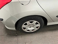 Peugeot - 308 - personenauto - 2008 - afbeelding 8 van  22