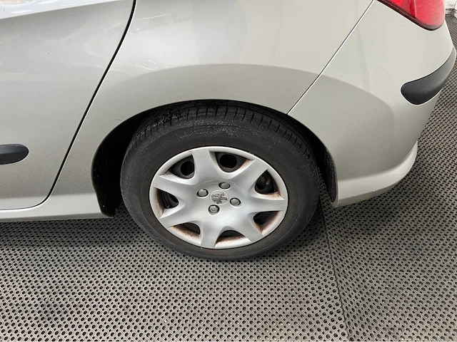 Peugeot - 308 - personenauto - 2008 - afbeelding 9 van  22
