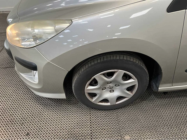 Peugeot - 308 - personenauto - 2008 - afbeelding 10 van  22