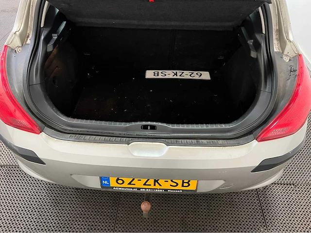 Peugeot - 308 - personenauto - 2008 - afbeelding 11 van  22