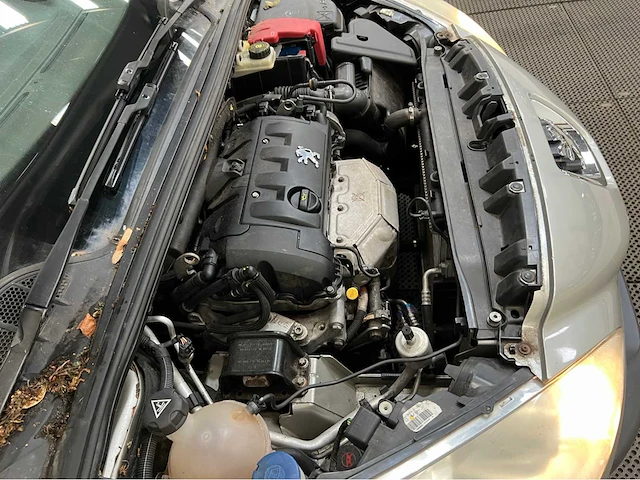 Peugeot - 308 - personenauto - 2008 - afbeelding 15 van  22