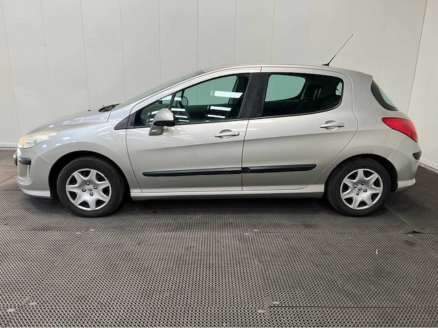 Peugeot - 308 - personenauto - 2008 - afbeelding 12 van  22