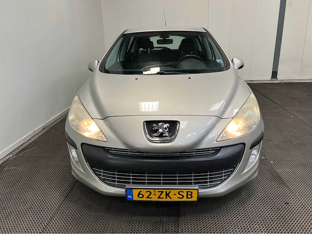 Peugeot - 308 - personenauto - 2008 - afbeelding 17 van  22