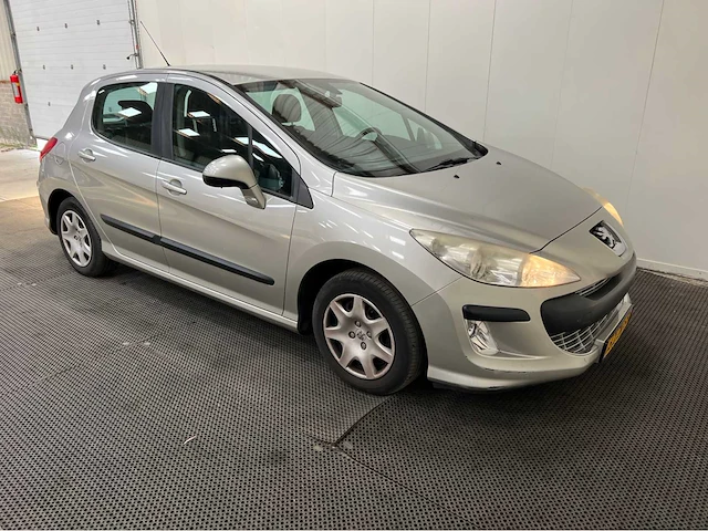 Peugeot - 308 - personenauto - 2008 - afbeelding 19 van  22