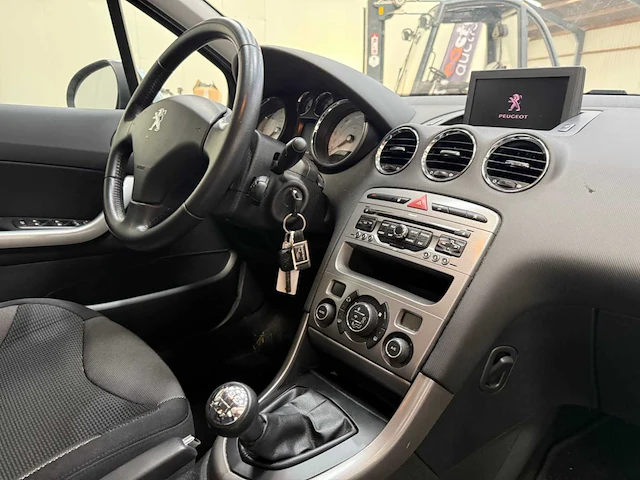 Peugeot - 308 - personenauto - 2012 - afbeelding 3 van  27