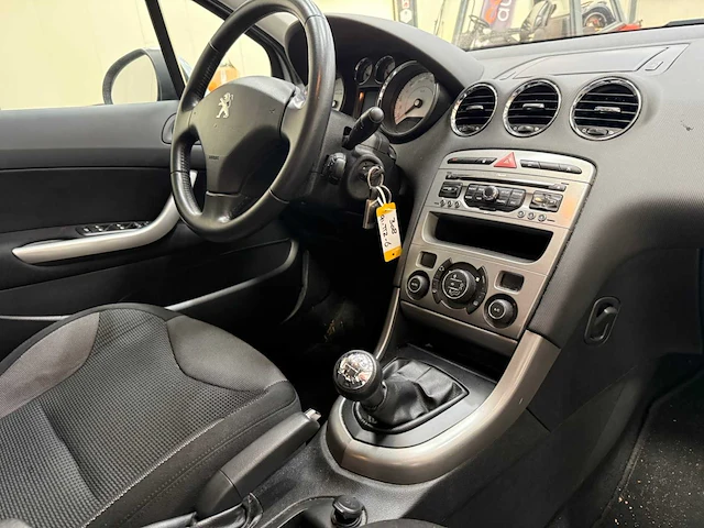 Peugeot - 308 - personenauto - 2012 - afbeelding 5 van  27