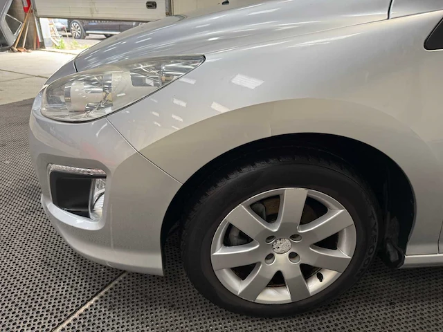 Peugeot - 308 - personenauto - 2012 - afbeelding 13 van  27