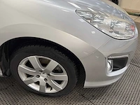 Peugeot - 308 - personenauto - 2012 - afbeelding 14 van  27