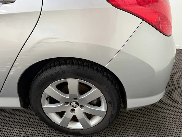 Peugeot - 308 - personenauto - 2012 - afbeelding 16 van  27