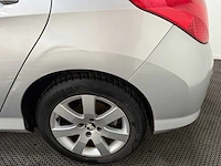 Peugeot - 308 - personenauto - 2012 - afbeelding 16 van  27