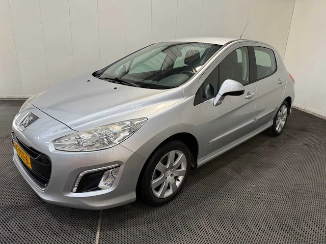 Peugeot - 308 - personenauto - 2012 - afbeelding 12 van  27
