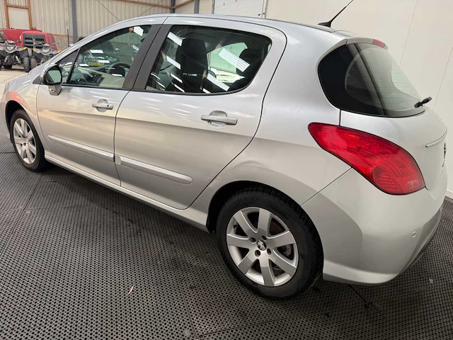 Peugeot - 308 - personenauto - 2012 - afbeelding 22 van  27