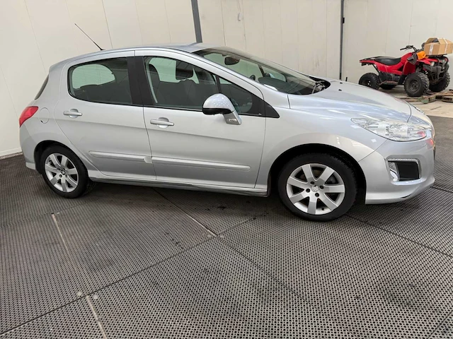Peugeot - 308 - personenauto - 2012 - afbeelding 24 van  27
