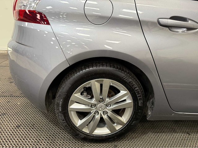 Peugeot - 308 - personenauto - 2013 - afbeelding 18 van  31