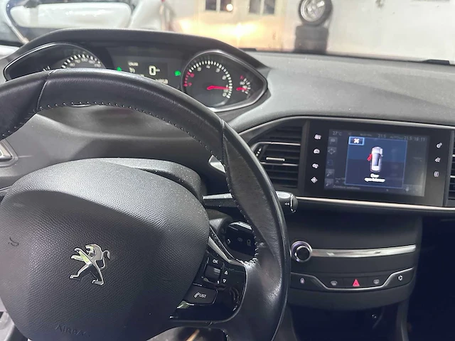 Peugeot - 308 sw - 1.2 e-thp allure - 1-zpz-29 - afbeelding 19 van  19