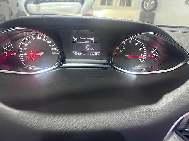 Peugeot - 308 sw - 1.2 e-thp première - 7-zbb-61 - afbeelding 2 van  18