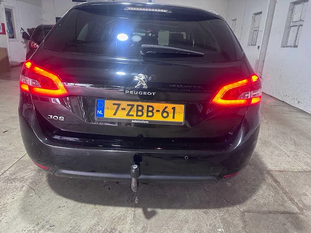 Peugeot - 308 sw - 1.2 e-thp première - 7-zbb-61 - afbeelding 13 van  18