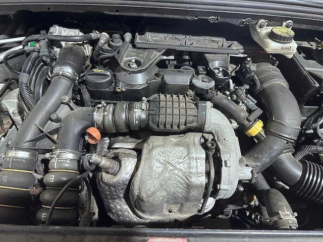 Peugeot - 308 sw - 1.6 e-hdi active - 9-zls-31 - afbeelding 16 van  27