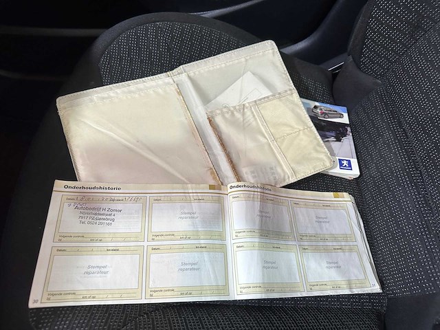 Peugeot - 308 sw - 1.6 vti xt - 63-gxg-3 - afbeelding 15 van  22